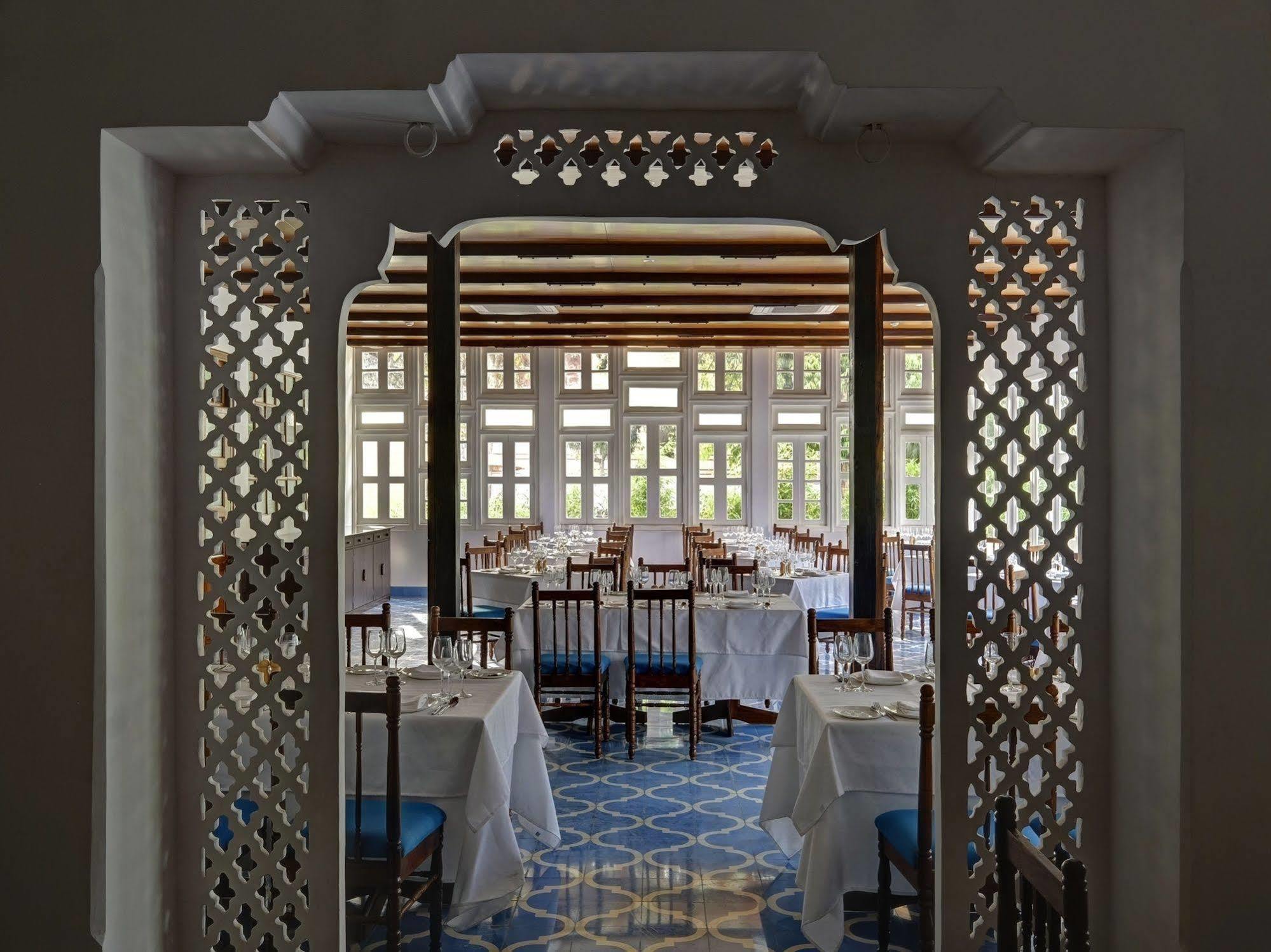 Saraca Hotel Lucknow Exterior foto